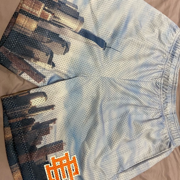 Eric emanuel EE basic short NYC skyline brand new size XLARGE - Picture 2 of 6